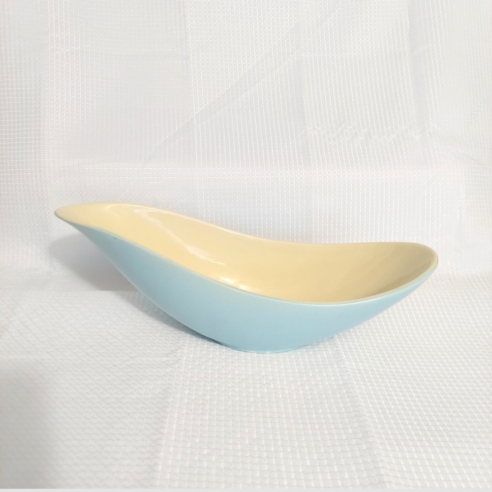 Hull Pottery USA Elongated Bowl Blue Yellow MSM Pastel
